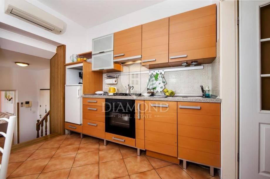 Ferienwohnung Santa Eufemia Rovinj 10Min Walk To City & Free Garage Parking Exterior foto
